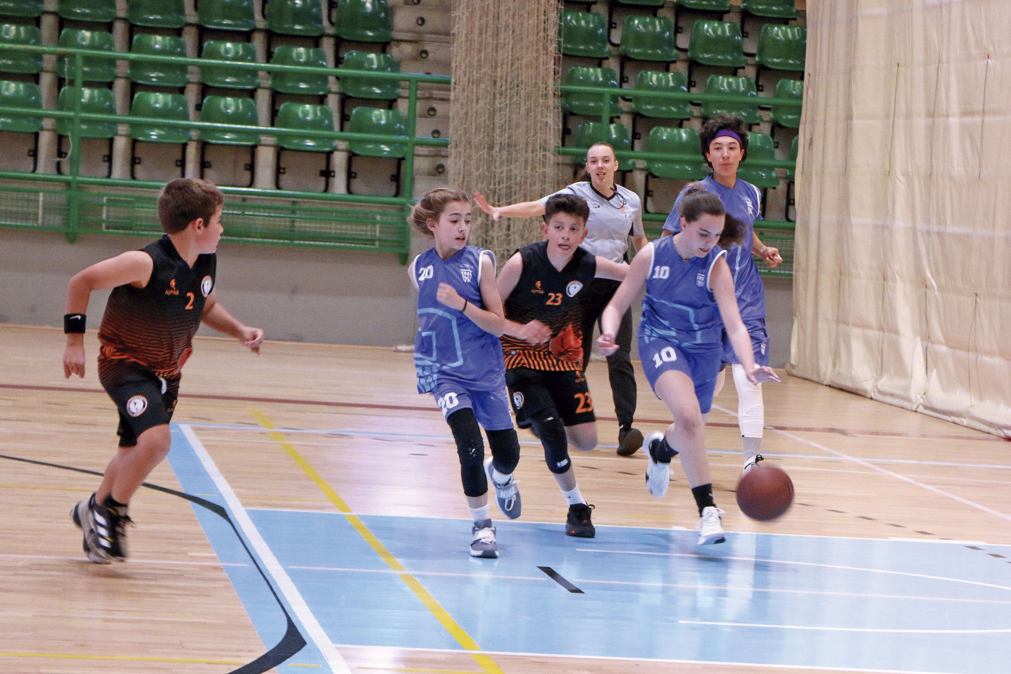 Final provincial del Grupo A de minibasket que enfrentó a los conjuntos del Diego de Colmenares y el Independiente Naranja sobre la pista del pabellón Pedro Delgado./ DELEGACIÓN