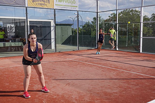Dos jugadoras, durante un partido, / MIGUEL ÁNGEL FERNÁNDEZ