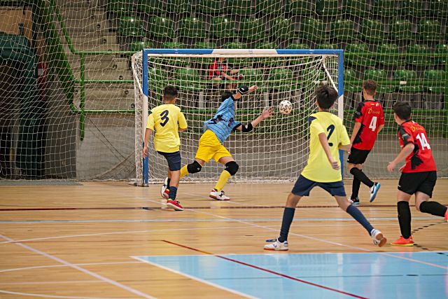 Uno de los goles conseguidos por el Rivas Atlantis durante la final de la categoría infantil./ MIGUEL ÁNGEL FERNÁNDEZ