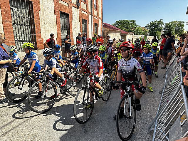 Corredores esperando la salida de su categoría./ UC CANTIMPALOS