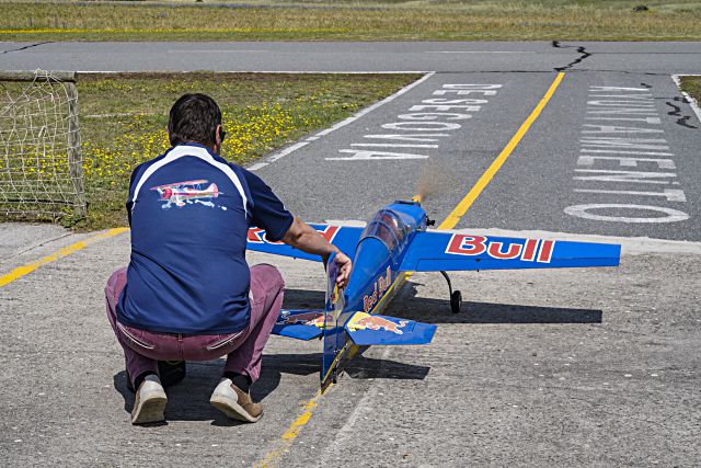 Preparando el modelo para el despegue./ MIGUEL ÁNGEL FERNÁNDEZ