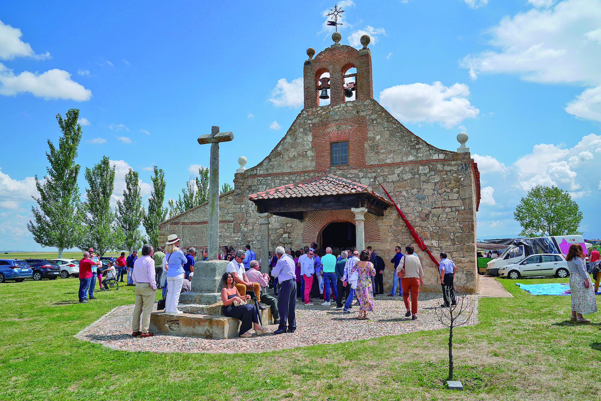 Los vecinos de Abades en la romería de la Virgen de los Remedios. Miguel Ángel Fernández.