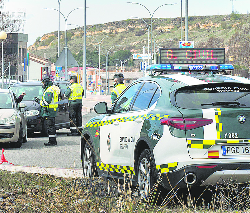 La Guardia Civil durante un control, en una imagen de archivo.