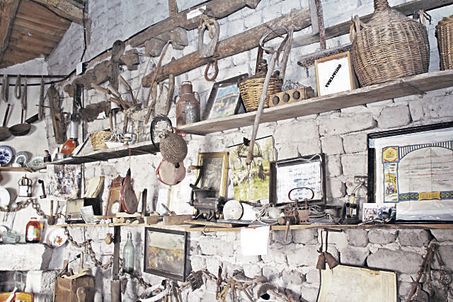 Parte de la colección de Cruz Nieto en su museo.