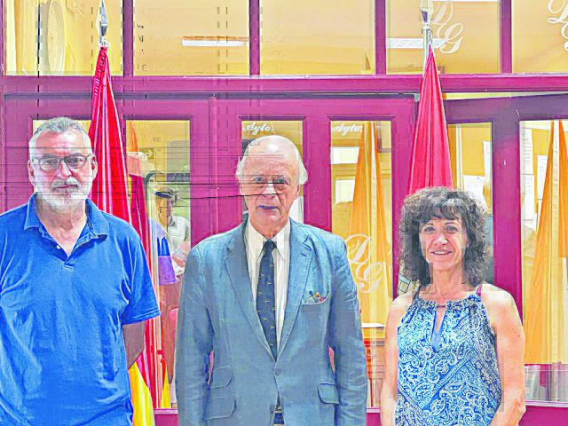 Fernando Gortázar junto a Antonio Alcántara y María Ángeles Arranz.