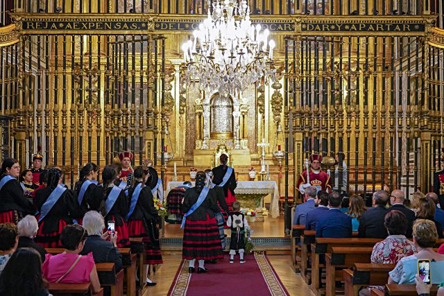 El Santuario de la Virgen de la Fuencisla ha sido nuevamente escenario de la ofrenda de flores. / Miguel Ángel Fernández