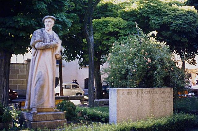 El jardín de “los frailes de los huertos” 7 5 Los Huertos Monumento A Laguna