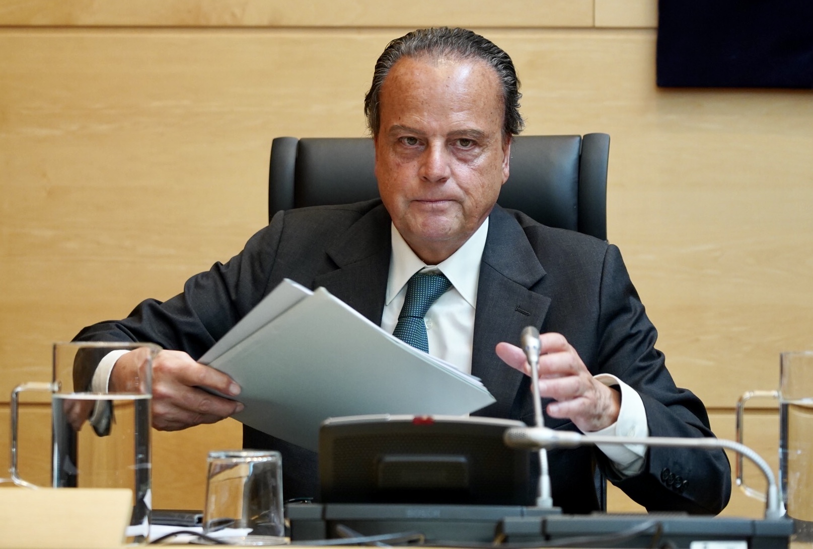 El presidente del Consejo de Cuentas de Castilla y León, Mario Amilivia, comparece ante la Comisión de Economía y Hacienda de las Cortes para la presentación de tres informes relativos al análisis de la seguridad informática de los ayuntamientos de Ávila, Burgos y Palencia, y del informe de fiscalización de determinadas áreas del Ayuntamiento de Segovia durante el ejercicio 2020.