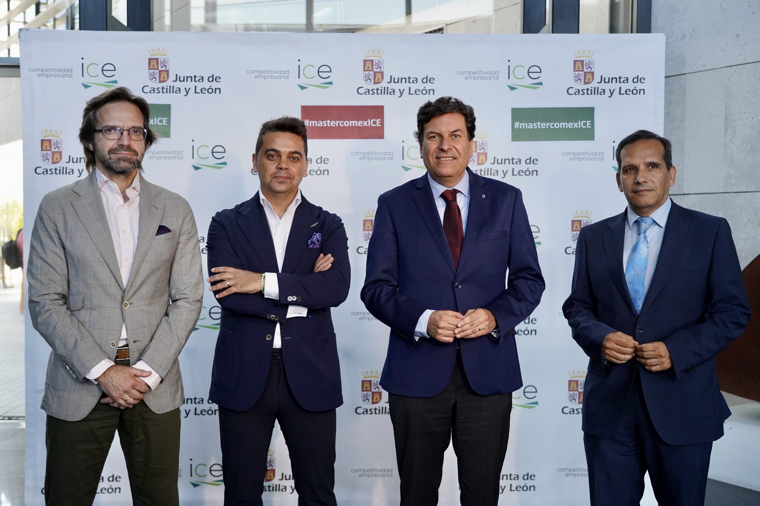 El Consejero de Economía y Hacienda en la clausura el Máster de Comercio Exterior en Valladolid. / Leticia Pérez