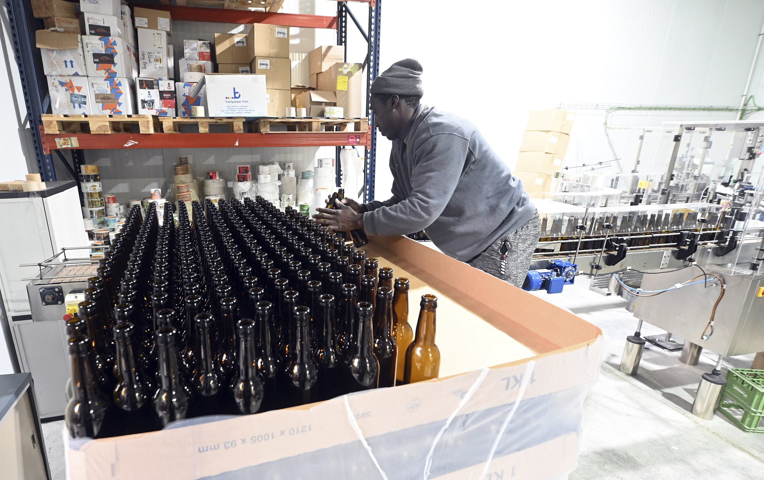 La cifra del sector servicios también aumenta, un 7,3 por ciento de enero a abril de 2023. / Ricardo Ordóñez