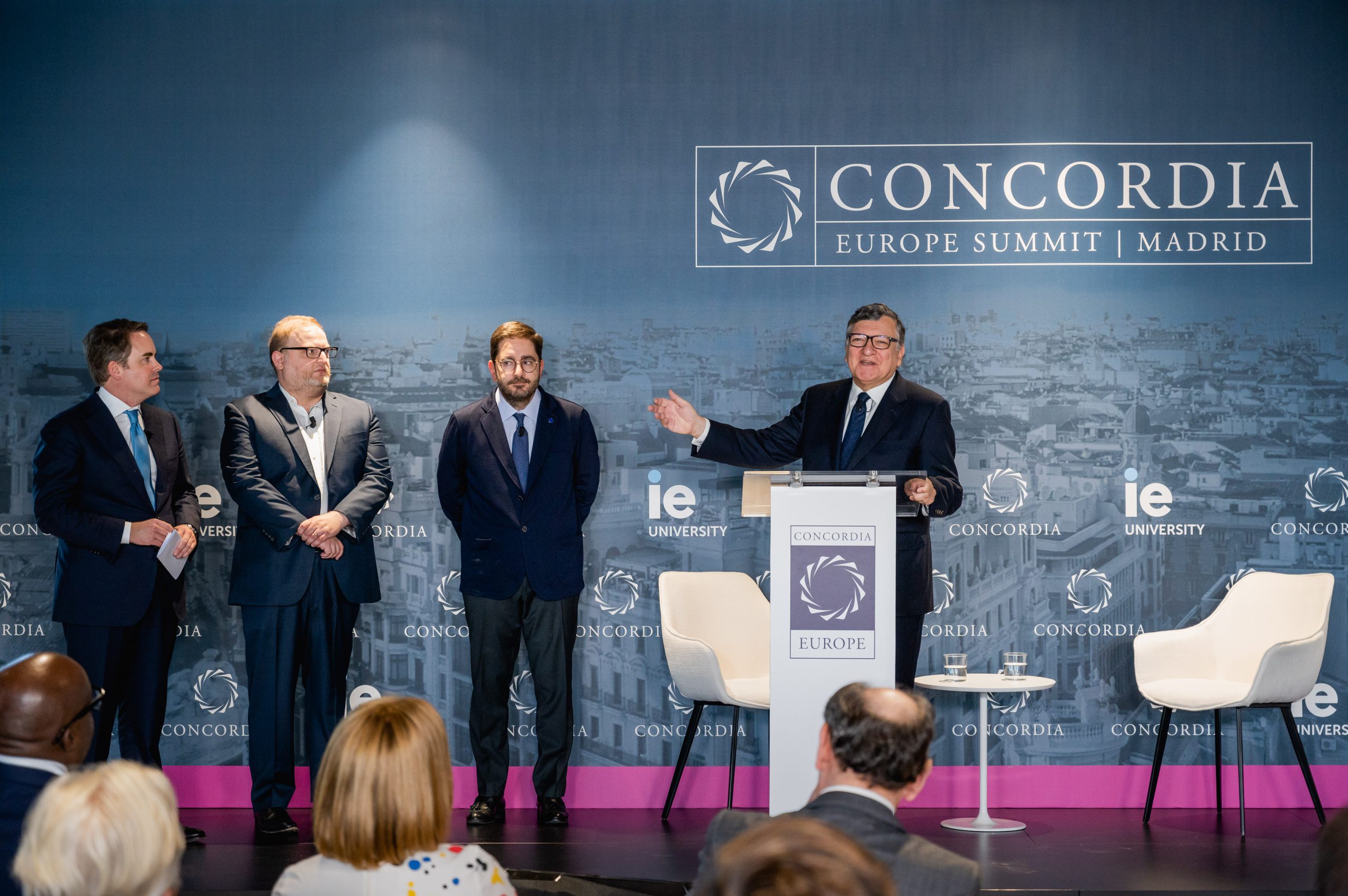 Más de 70 líderes internacionales analizaron en IE University los retos que afronta la democracia, el futuro de la seguridad energética, la ciberdefensa y diplomacia. IEU.