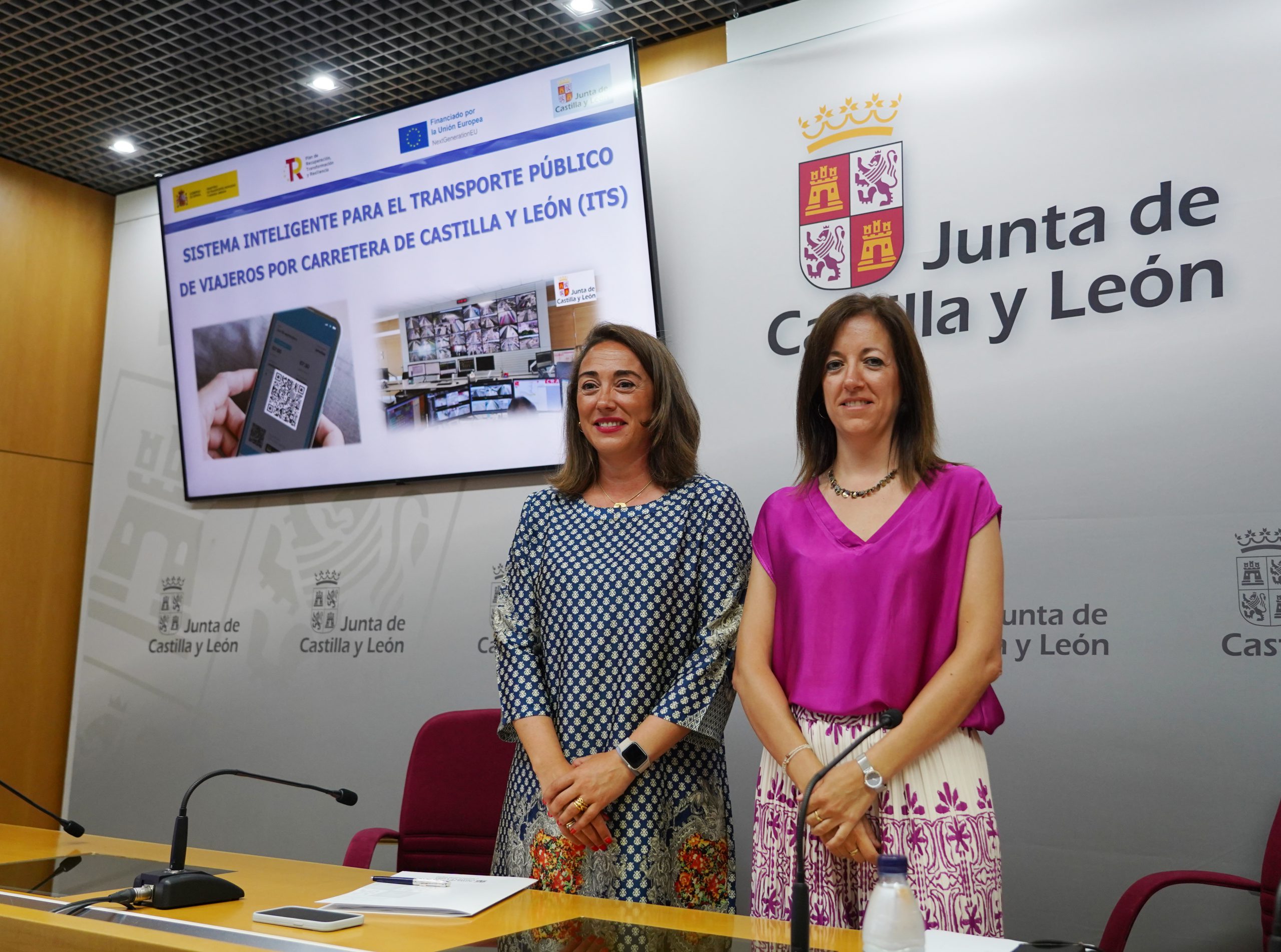 La Consejera de Movilidad presentó ayer las actuaciones a realizar para establecer este sistema. / Rubén Cacho