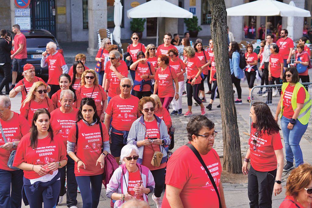 Los participantes hicieron un recorrido circular con salida y llegada en al Plaza Mayor. / Miguel Ángel Fernández