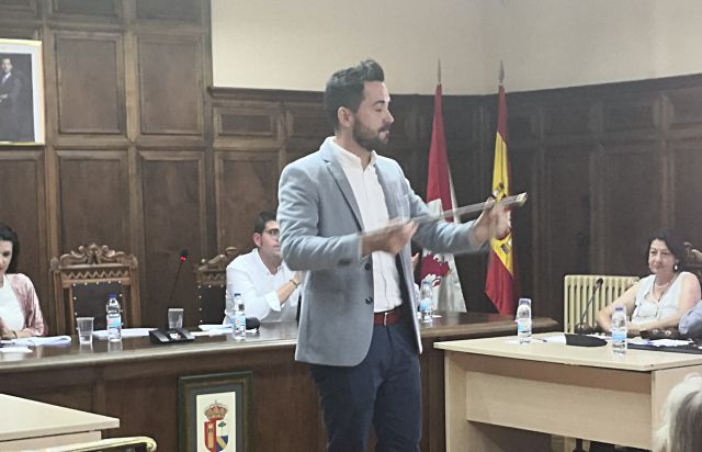 El nuevo alcalde de Navas de Oro, Raúl Vela López. / E. A.