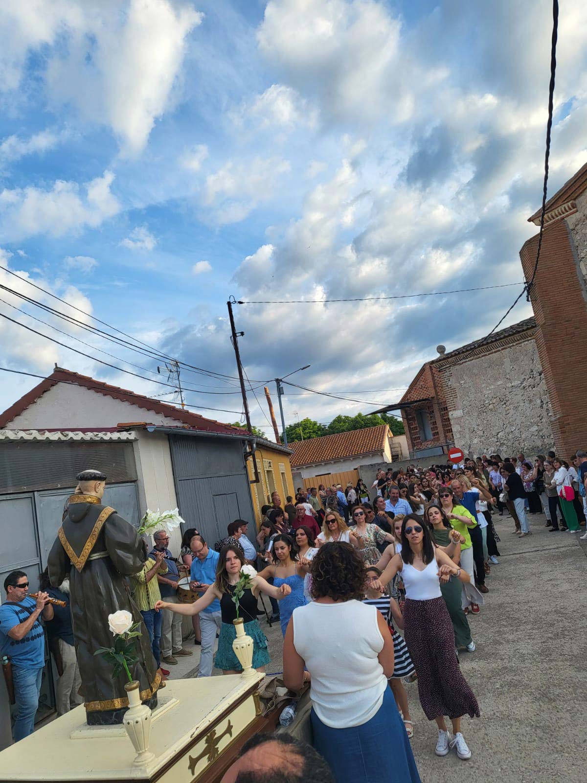 El acto central de la festividad fue la procesión en honor a San Antonio que congregó a vecinos y foráneos.