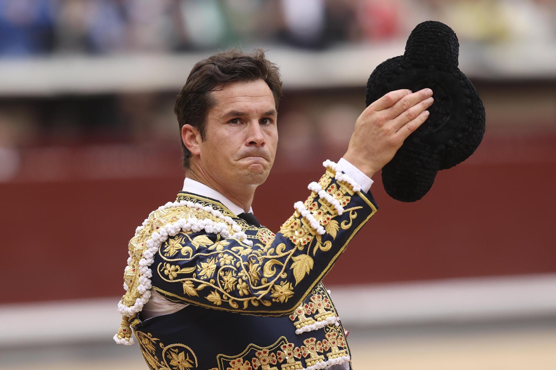 Daniel Luque saluda una ovación tras petición de oreja EFE/ Kiko Huesca