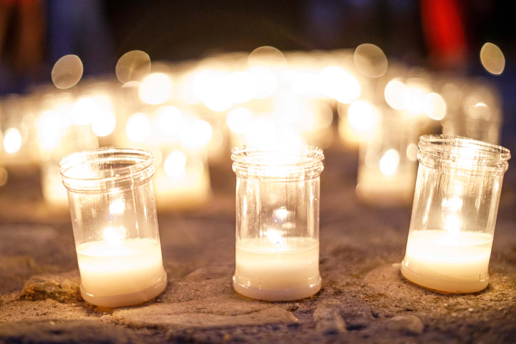 Velas en la villa de Pedraza. FOTO ICAL.