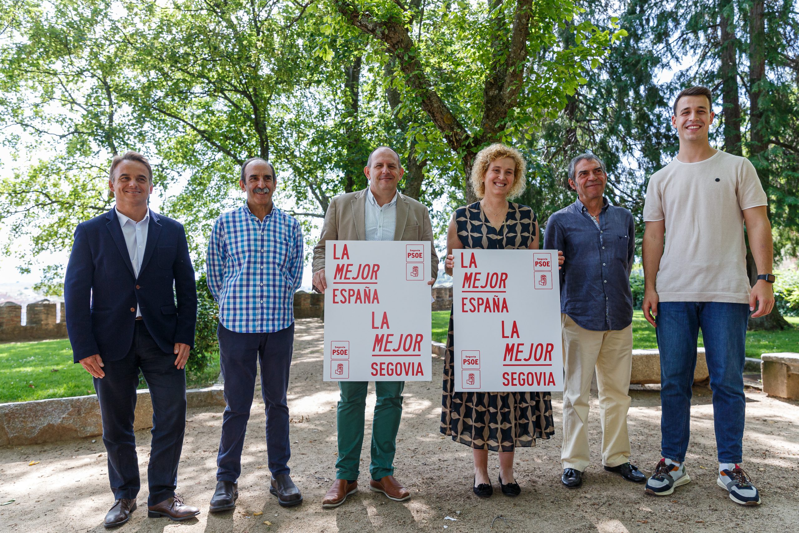 Los cabezas de lista al Congreso y Senado del PSOE de Segovia, José Luis Aceves y Lirio Martín, presentan sus candidaturas. / NACHO VALVERDE - ICAL