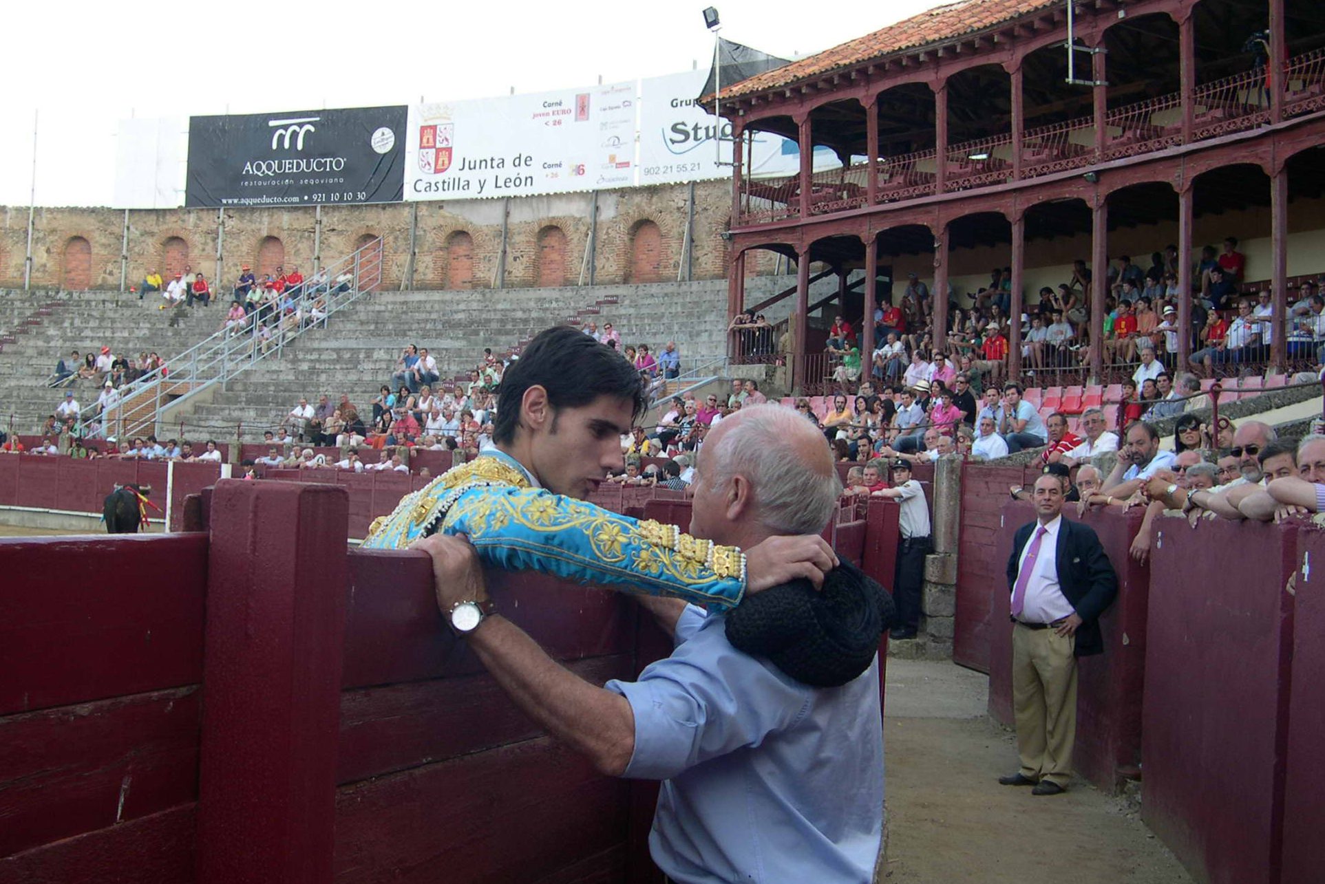 Los diestros segovianos Víctor Barrio y Andrés Hernando. / PABLO PASTOR