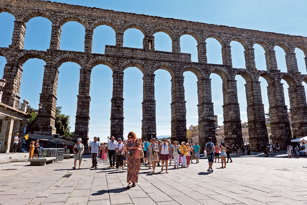 Acueducto de Segovia / Kamarero