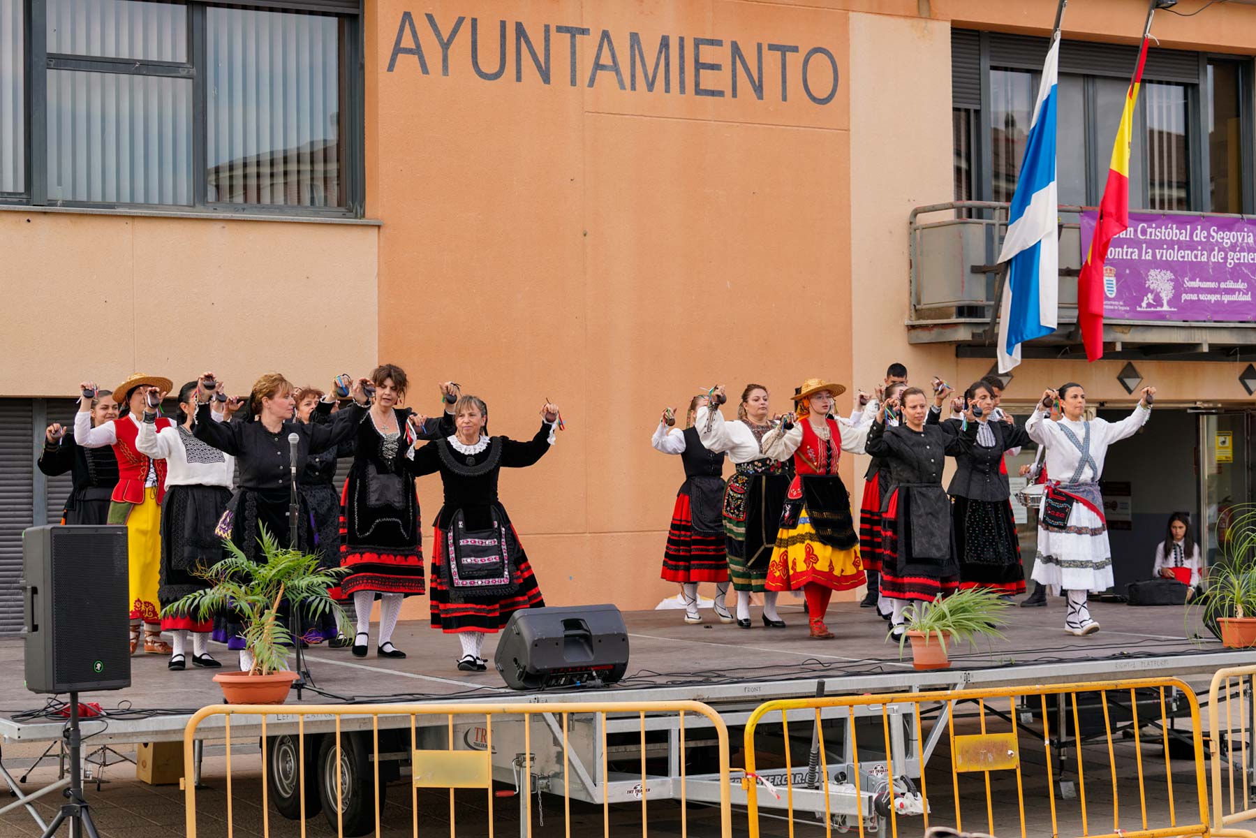 La Plaza del CUM acogió el primer festival folklórico.