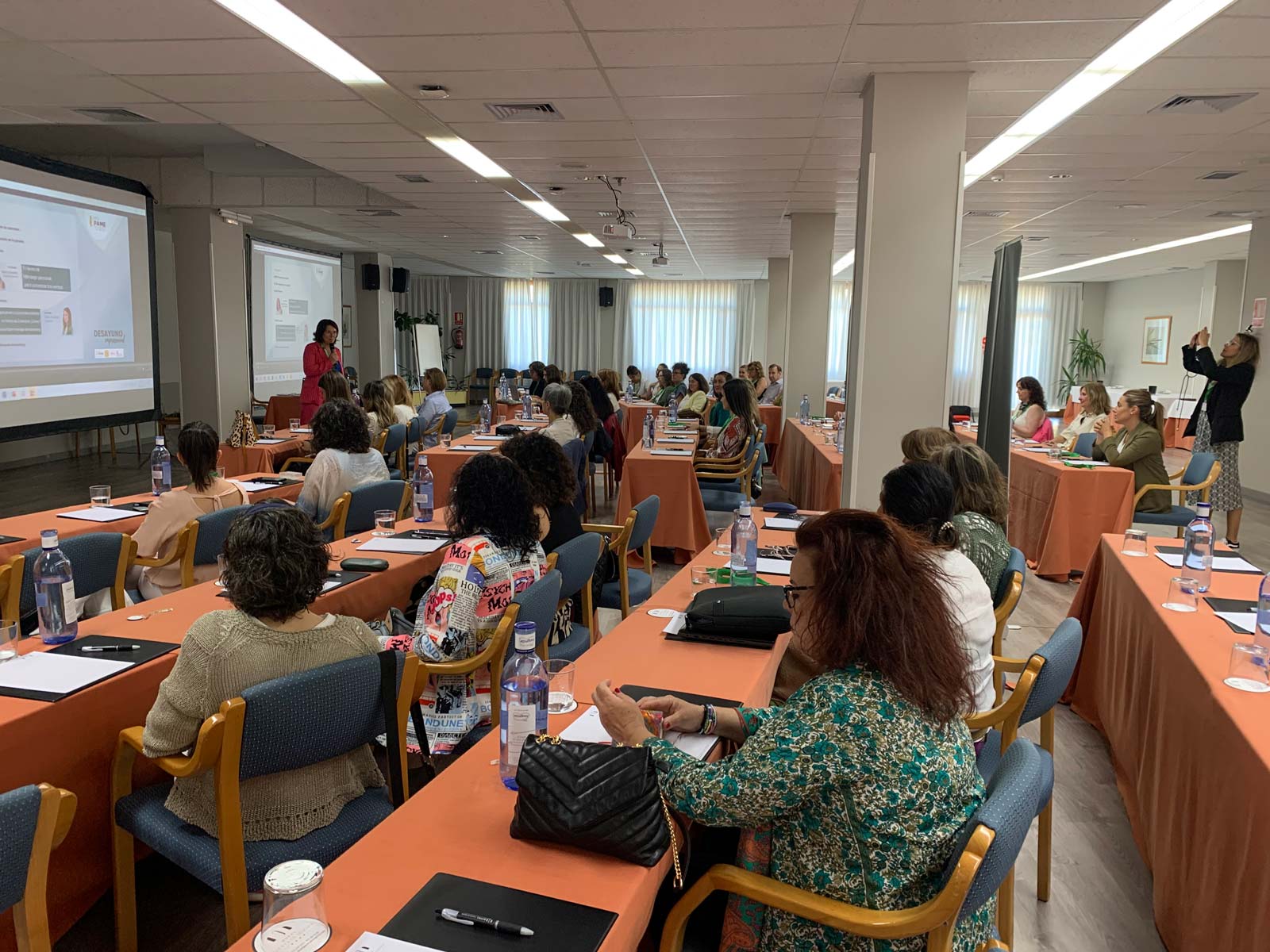 Alrededor de setenta empresarias de la provincia participaron en la jornada.