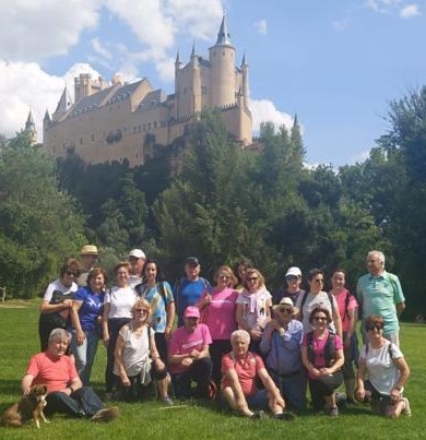 Socios y socias del Taller Cultural de Fuentepelayo en su visita a Segovia.