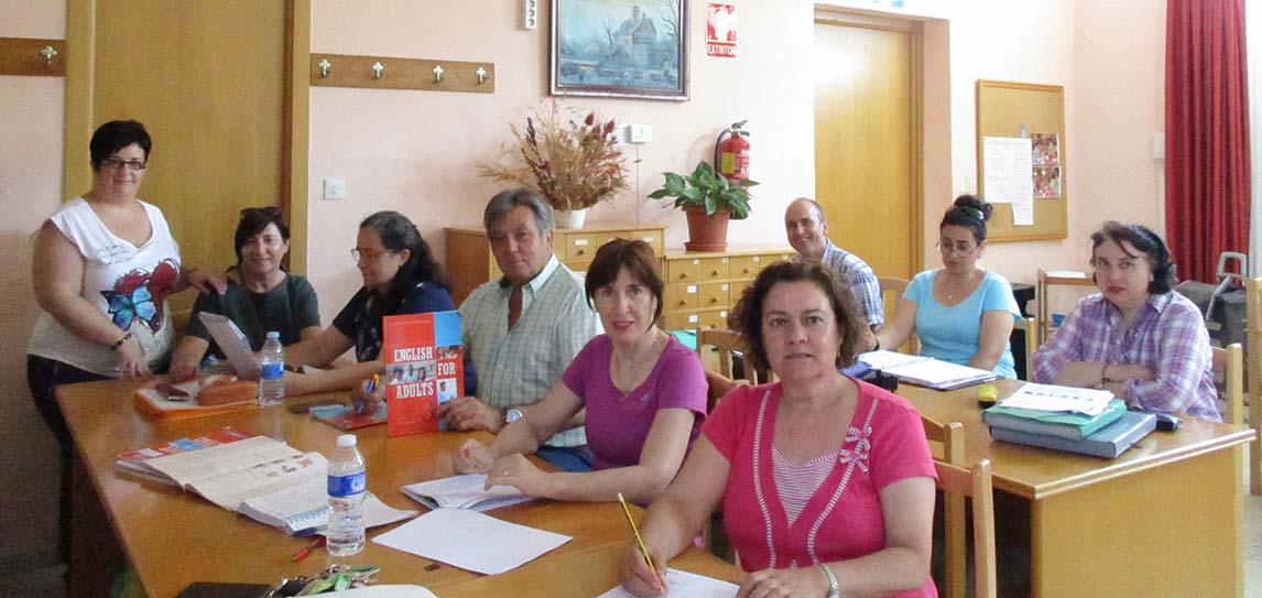 Asunción, la profesora, con algunos de los participantes a dicho curso.