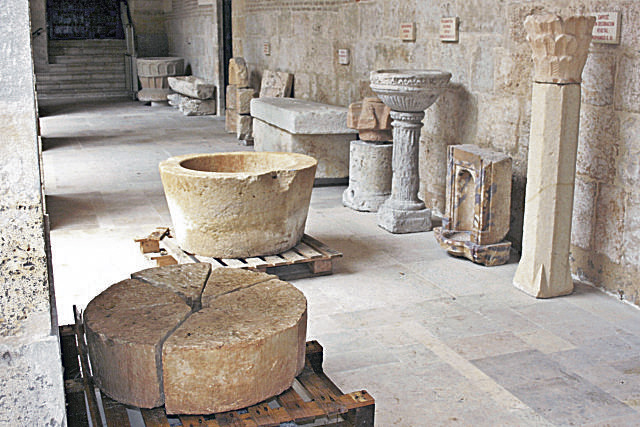 Material incautado por la Guardia Civil de Palencia en la operación ‘Fogata’, una organización delictiva dedicada al robo de patrimonio histórico regional. ICAL