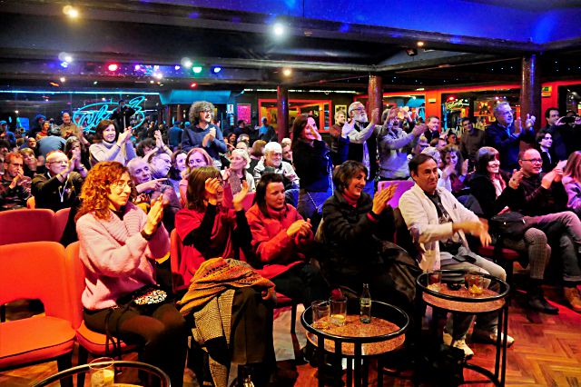 Malcom Scarpa: “Los dos clásicos griegos más importantes son Platón y Demis Roussos” 5 Ana Hortelano.