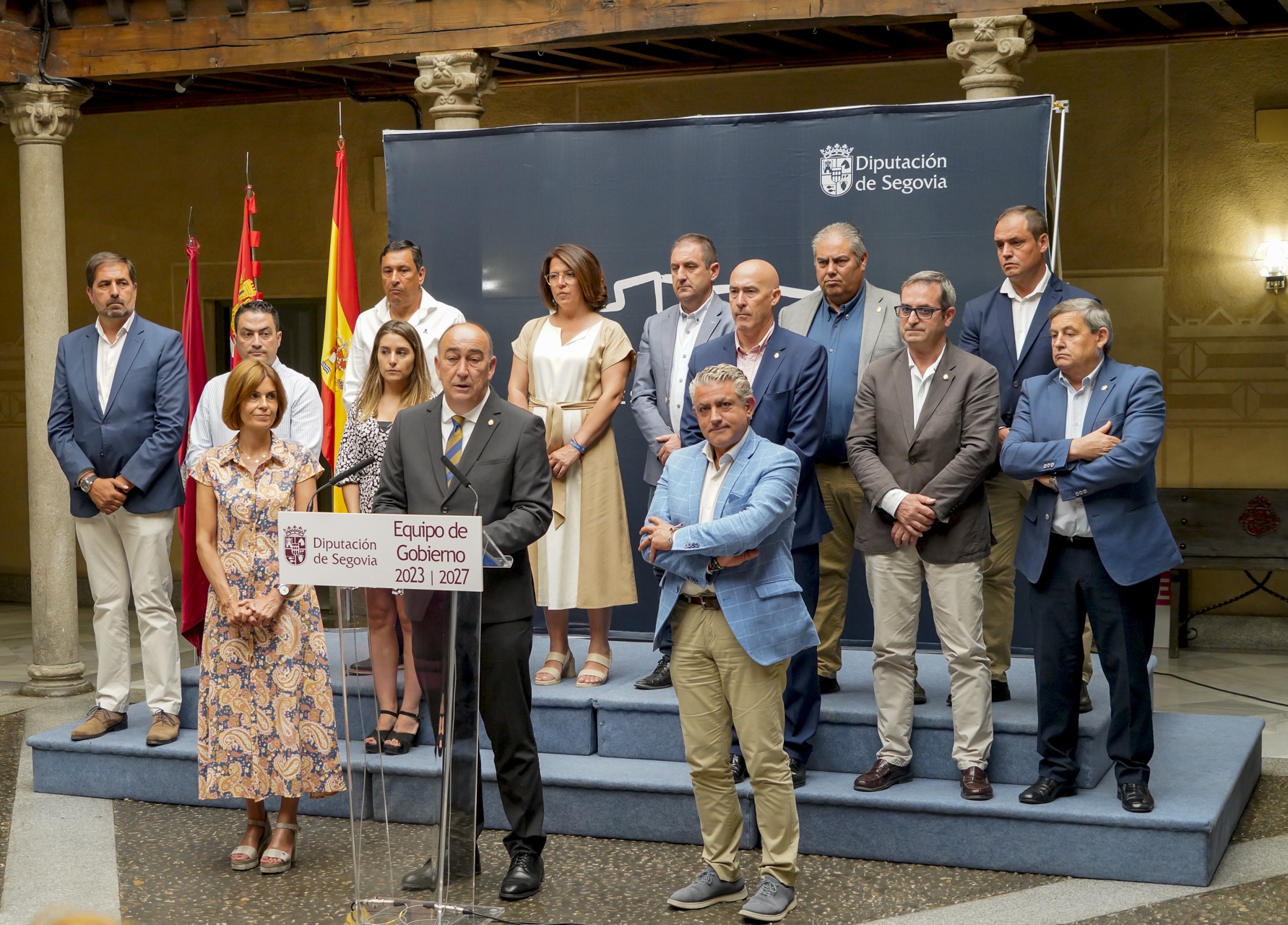 El presidente de la Diputación, Miguel Ángel de Vicente, junto al resto de miembros de su equipo de gobierno, en la presentación que tuvo lugar ayer.