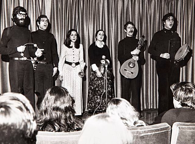 El Nuevo Mester de Juglaría, un clásico vivo del folclore castellano 3 1974. Club Urbis Madrid. Uno de los primeros conciertos de Llanos. Arch. M.