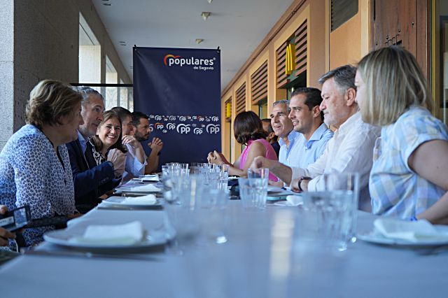 Imagen de la reunión entre populares y empresarios.