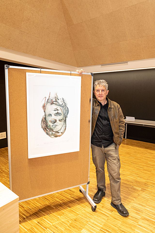 Cada experiencia premiada recibirá una Litografía del artista plástico Luis Moro.