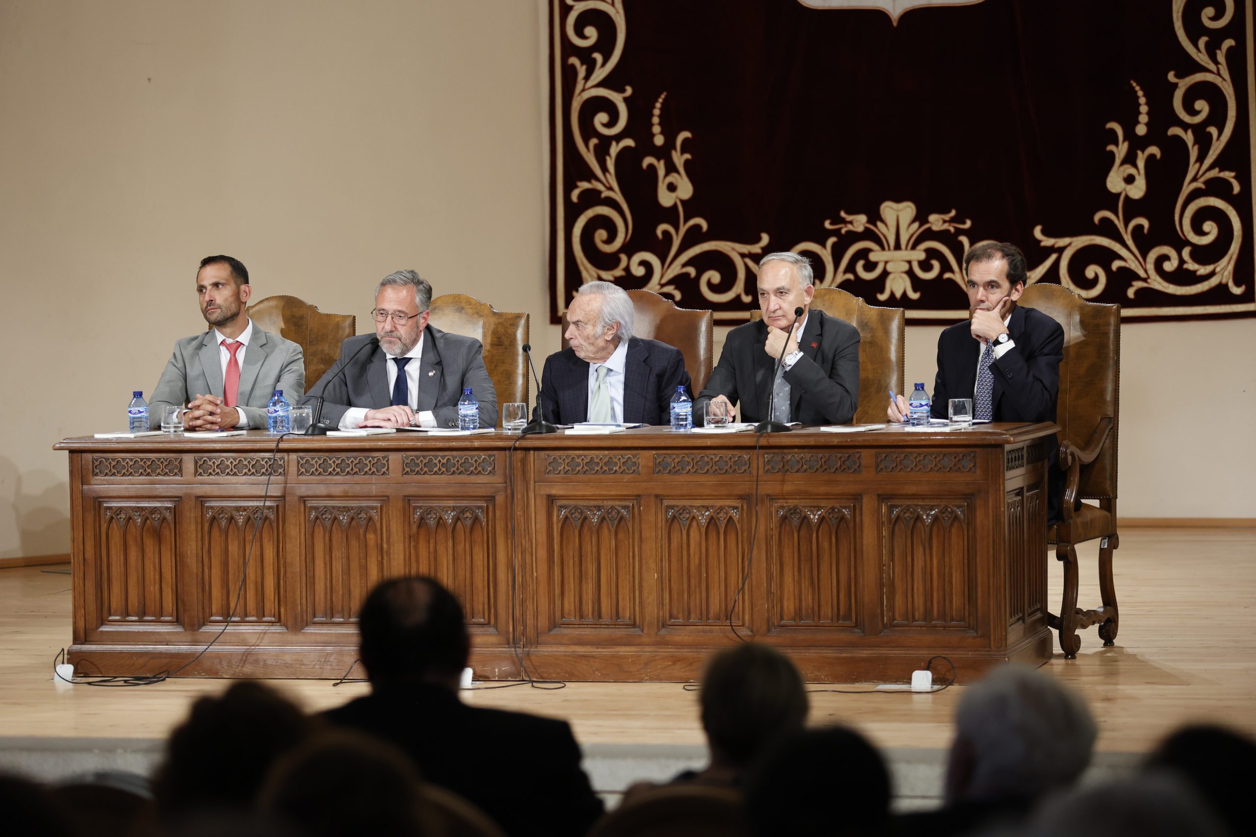 Pollán firma el acuerdo de colaboración. / Concha Ortega