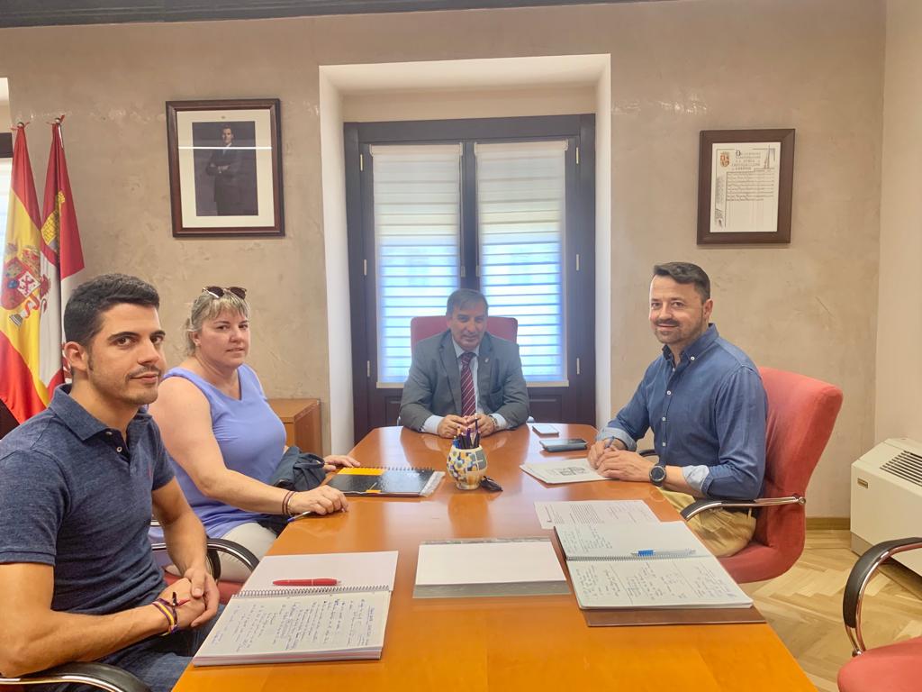 Encuentro con la alcaldesa de Hontalbilla