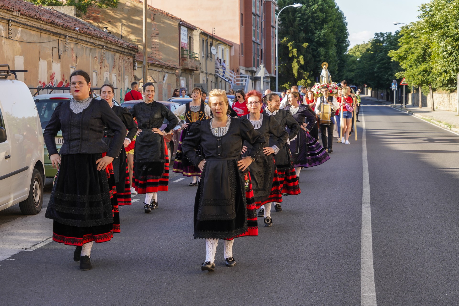Fiestas de La Milagorsa, en el barrio del Puente de Hierro. / MIGUEL ÁNGEL FERNÁNDEZ