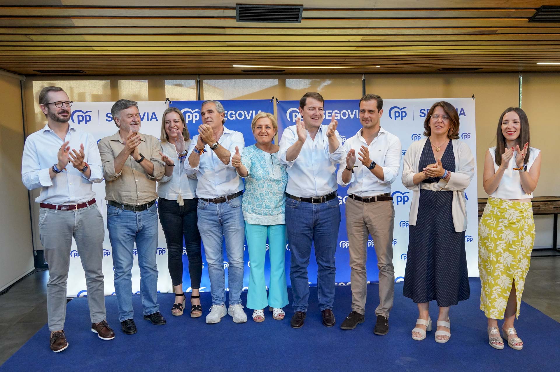 Los candidatos al Congreso y al Senado estuvieron arropados por Fernández Mañueco, y otros representantes del PP.