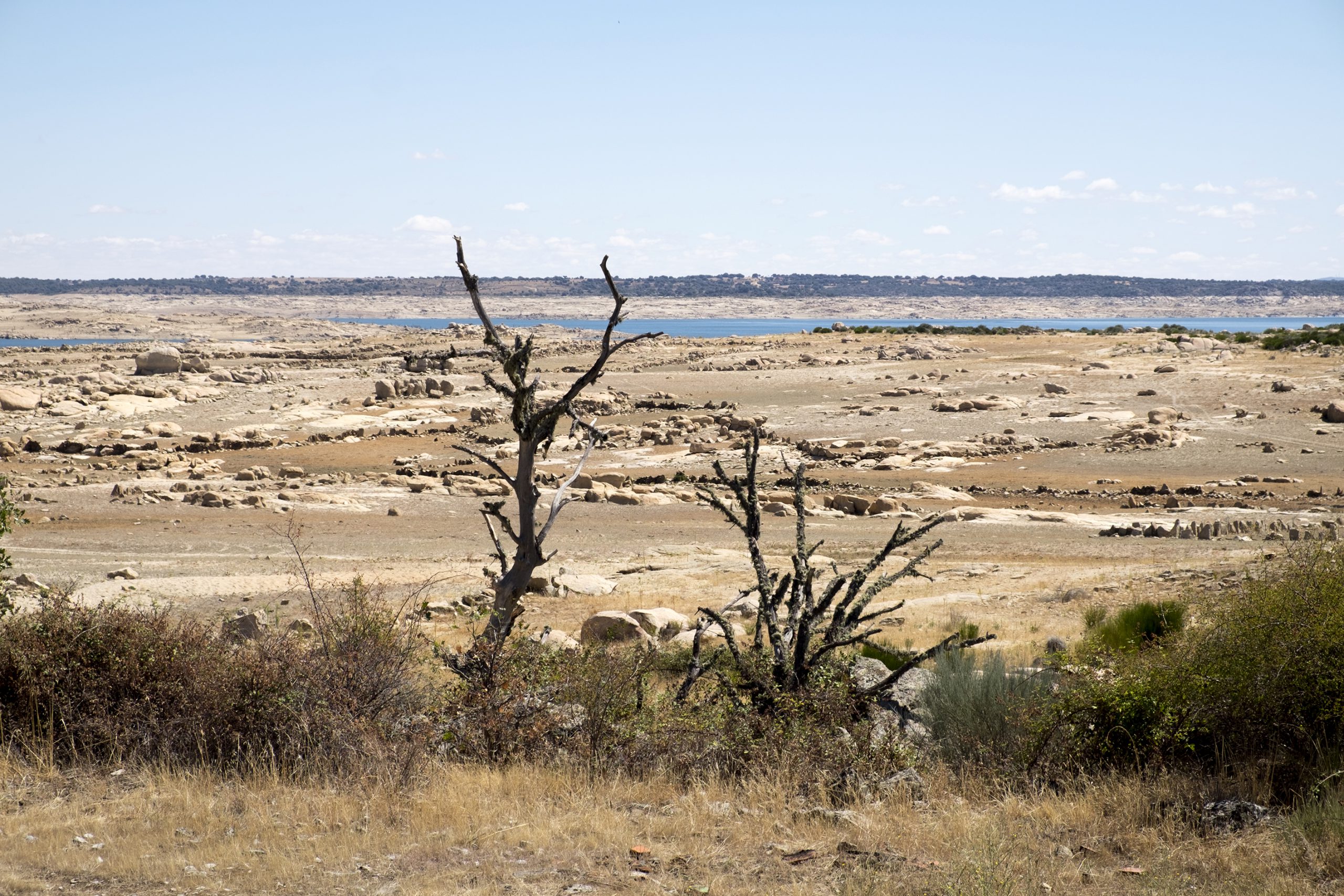 La sequía se deja notar en el embalse de Almendra, sobre el río Tormes, entre Salamanca y Zamora. / Jesús Formigo (ICAL)