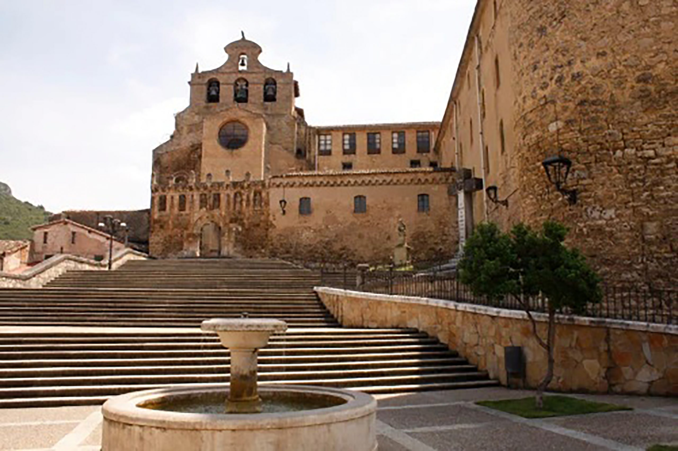 En San Salvador de Oña llevan 35 años ofreciendo una representación para dar a conocer la historia del monasterio.