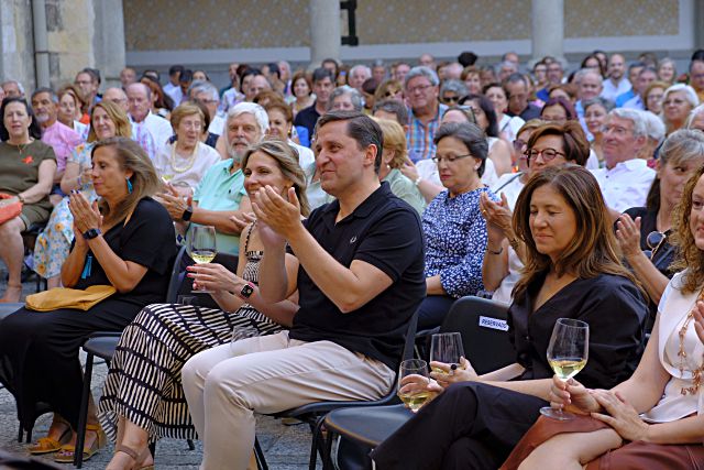 La XI edición de ‘Música con gusto’ arranca a lo grande en la Academia de Artillería 3 El público aplaude tras una de las interpretaciones.