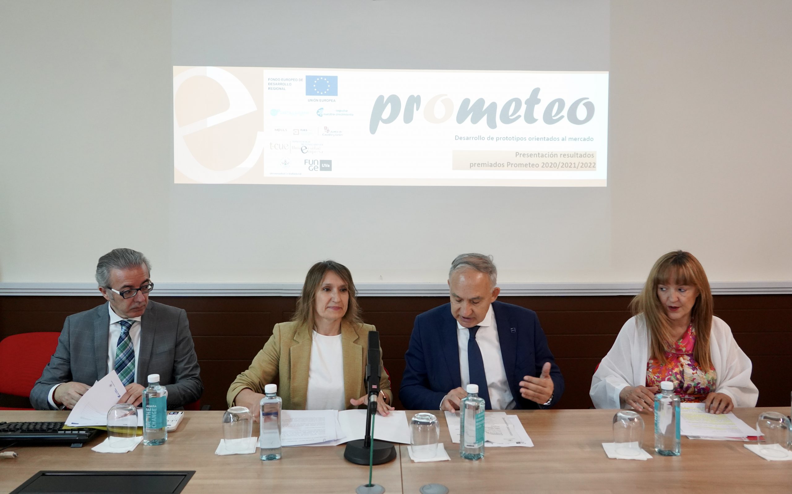 Rocío Lucas asiste a la presentación de los resultados del programa Prometeo. / Miriam Chacón