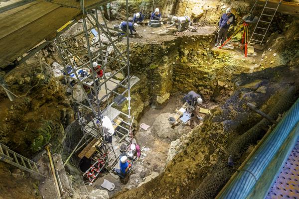 Excavación en el Portalón. / Santi Otero