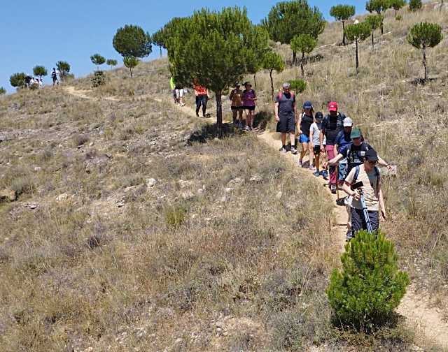 Participantes en el paseo didáctico que se celebró el pasado domingo. / Andrés Díez-Herrero