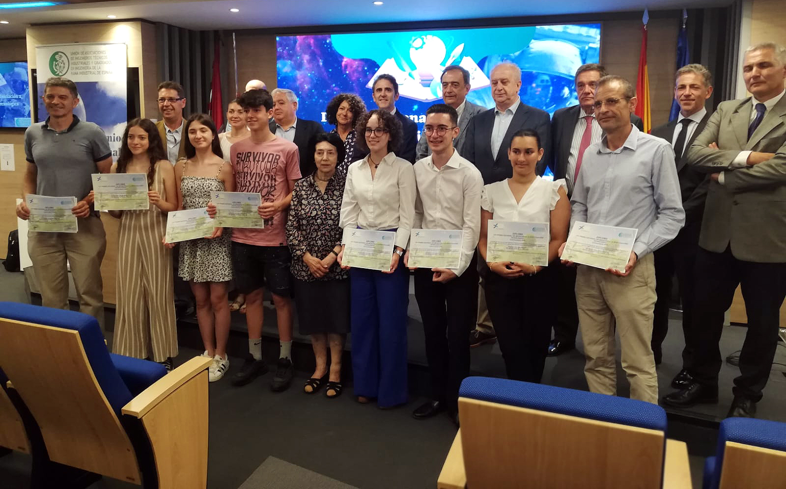 Alumnos del IES 'Mariano Quintanilla' de Segovia ganan el VIII Premio Nacional de Iniciación a la Investigación Tecnológica.