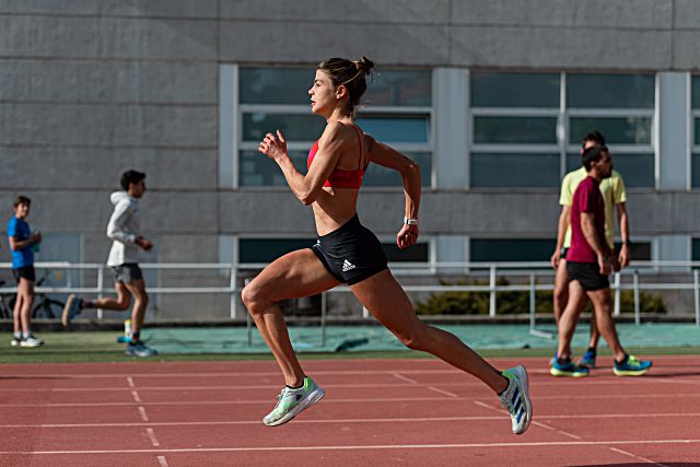 La atleta segoviana Águeda Marqués, realizando un entrenamiento./ EL ADELANTADO