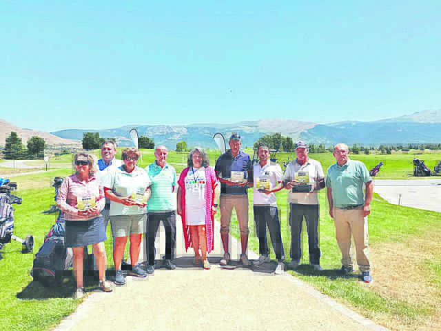 Foto de familia de los ganadores del torneo./ LA FAISANERA