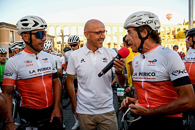 Purito Rodríguez (i), Juan Mari Guajardo (c) y Pedro Delgado./ EFE