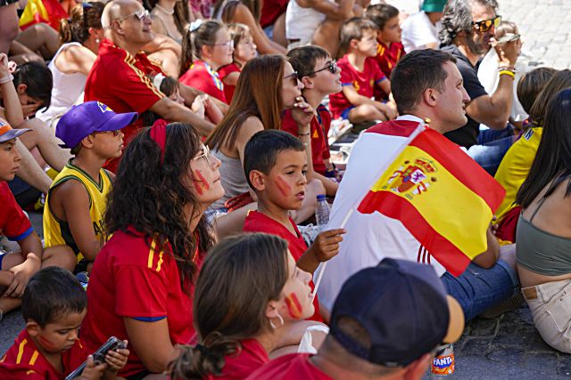Cientos de segovianos disfrutan del triunfo de España en el Mundial 2 07 2 1