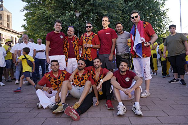 El chupinazo y el pregón dan inicio a las fiestas de Nieva 2 10 2